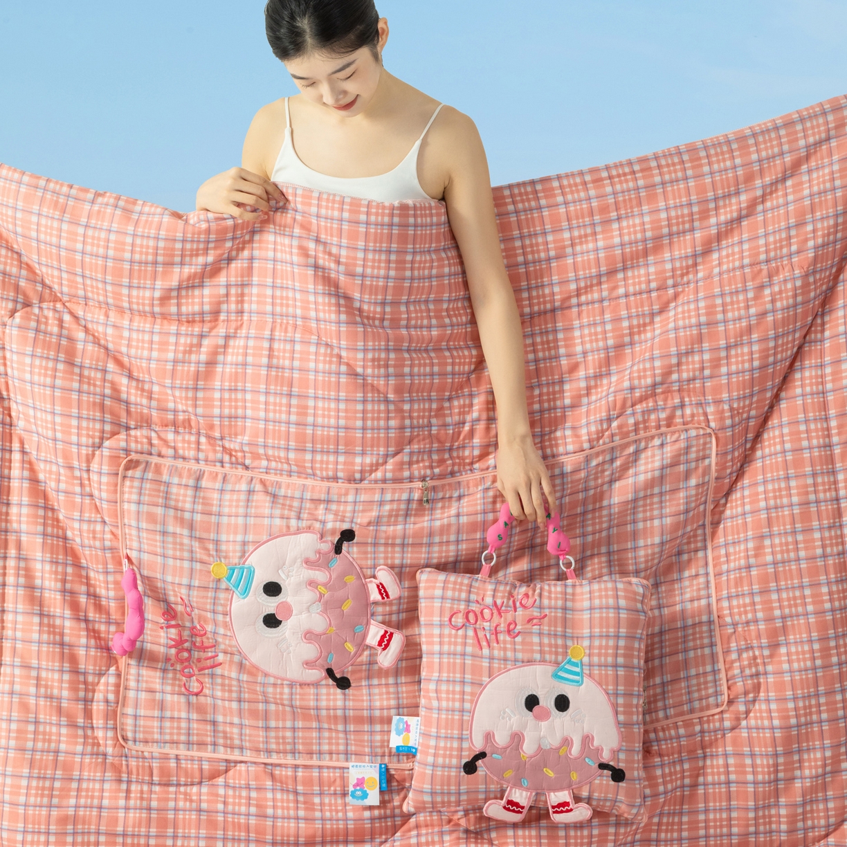 91家纺网 家纺一手货源 找家纺 （总）雷娜家居 2026新款水洗棉手提款曲奇抱枕被