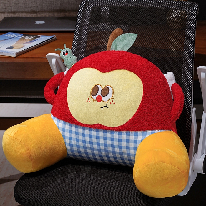 91家纺网 家纺一手货源 找家纺 仟亿莱 2026新款惊讶苹果小虫大脚床头靠垫 拥抱惊讶半果