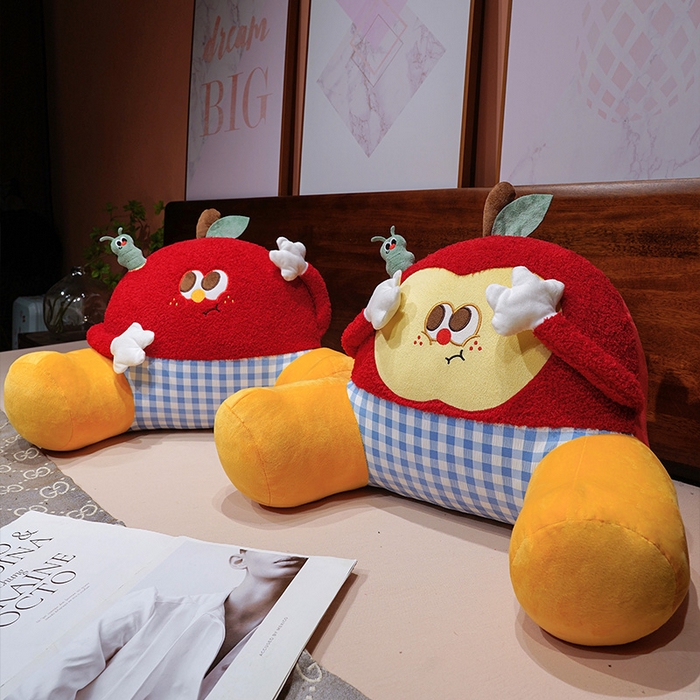 91家纺网 家纺一手货源 找家纺 仟亿莱 2026新款惊讶苹果小虫大脚床头靠垫 组合图（仅供展示不可下单）