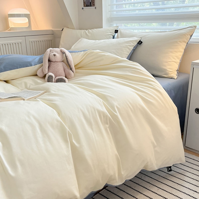 91家纺网 家纺一手货源 找家纺 涵宸家纺 2026新款全棉纯色四件套-米兰-场景一 米兰-奶白+湖兰