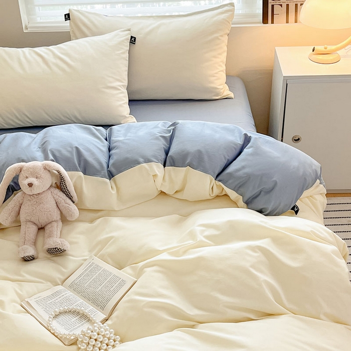 91家纺网 家纺一手货源 找家纺 涵宸家纺 2026新款全棉纯色四件套-米兰-场景一 米兰-奶白+湖兰