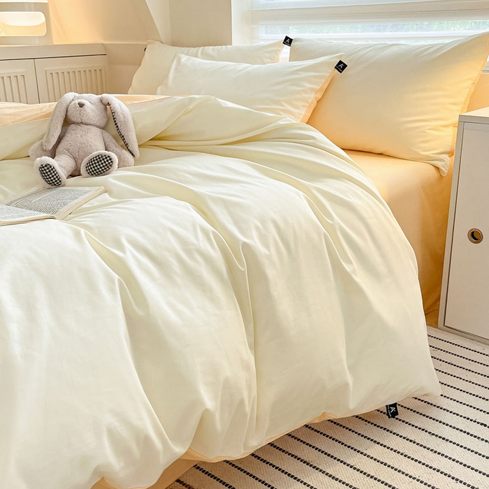 91家纺网 家纺一手货源 找家纺 涵宸家纺 2026新款全棉纯色四件套-米兰-场景一 米兰-奶白+浅黄