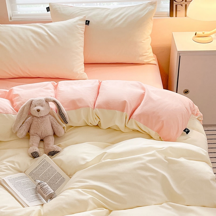 91家纺网 家纺一手货源 找家纺 涵宸家纺 2026新款全棉纯色四件套-米兰-场景一 米兰-奶白+烟粉