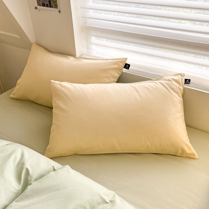 91家纺网 家纺一手货源 找家纺 涵宸家纺 2026新款全棉纯色四件套-米兰-场景一 米兰-浅黄+月光绿