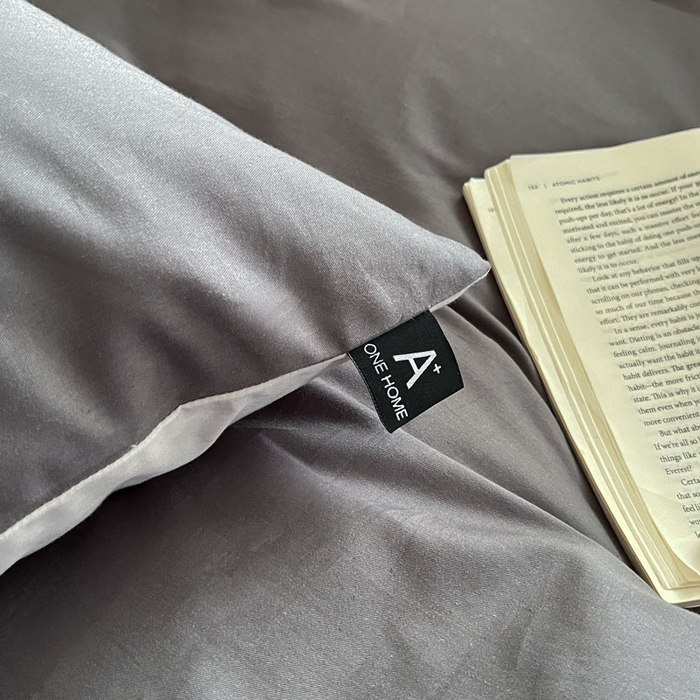 91家纺网 家纺一手货源 找家纺 涵宸家纺 2026新款全棉纯色四件套-米兰-场景一 米兰-石灰+梧桐灰