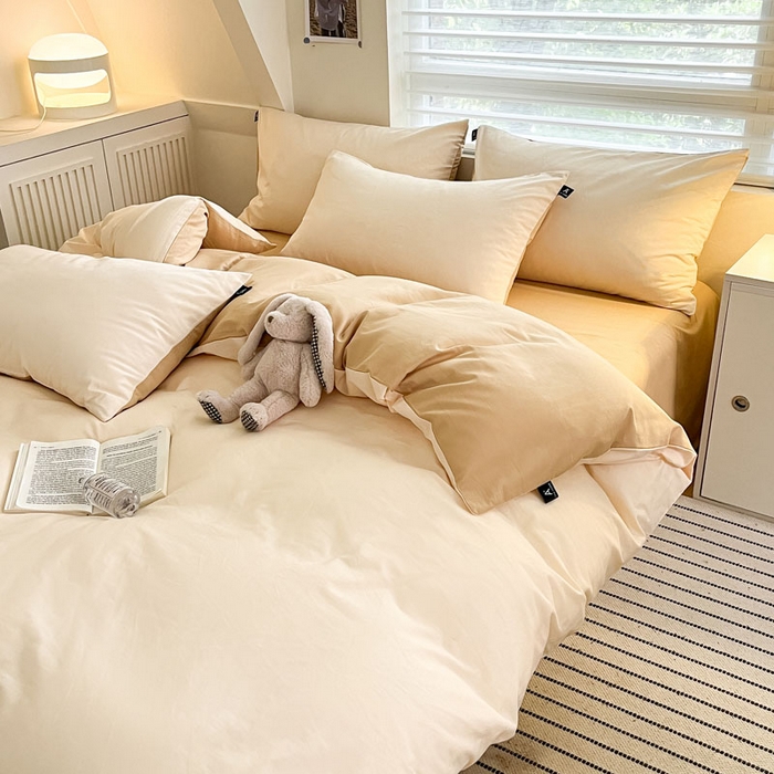 91家纺网 家纺一手货源 找家纺 涵宸家纺 2026新款全棉纯色四件套-米兰-场景一 米兰-香槟金+驼色