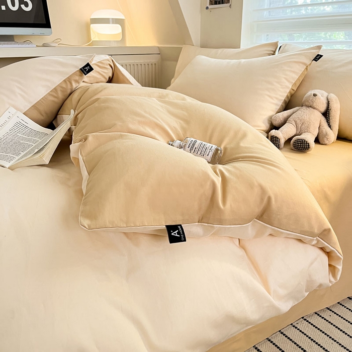 91家纺网 家纺一手货源 找家纺 涵宸家纺 2026新款全棉纯色四件套-米兰-场景一 米兰-香槟金+驼色