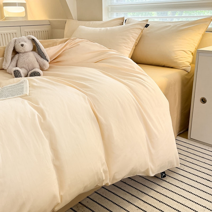 91家纺网 家纺一手货源 找家纺 涵宸家纺 2026新款全棉纯色四件套-米兰-场景一 米兰-香槟金+驼色