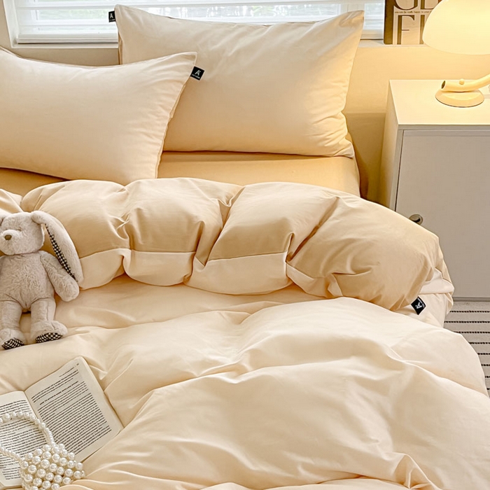 91家纺网 家纺一手货源 找家纺 涵宸家纺 2026新款全棉纯色四件套-米兰-场景一 米兰-香槟金+驼色