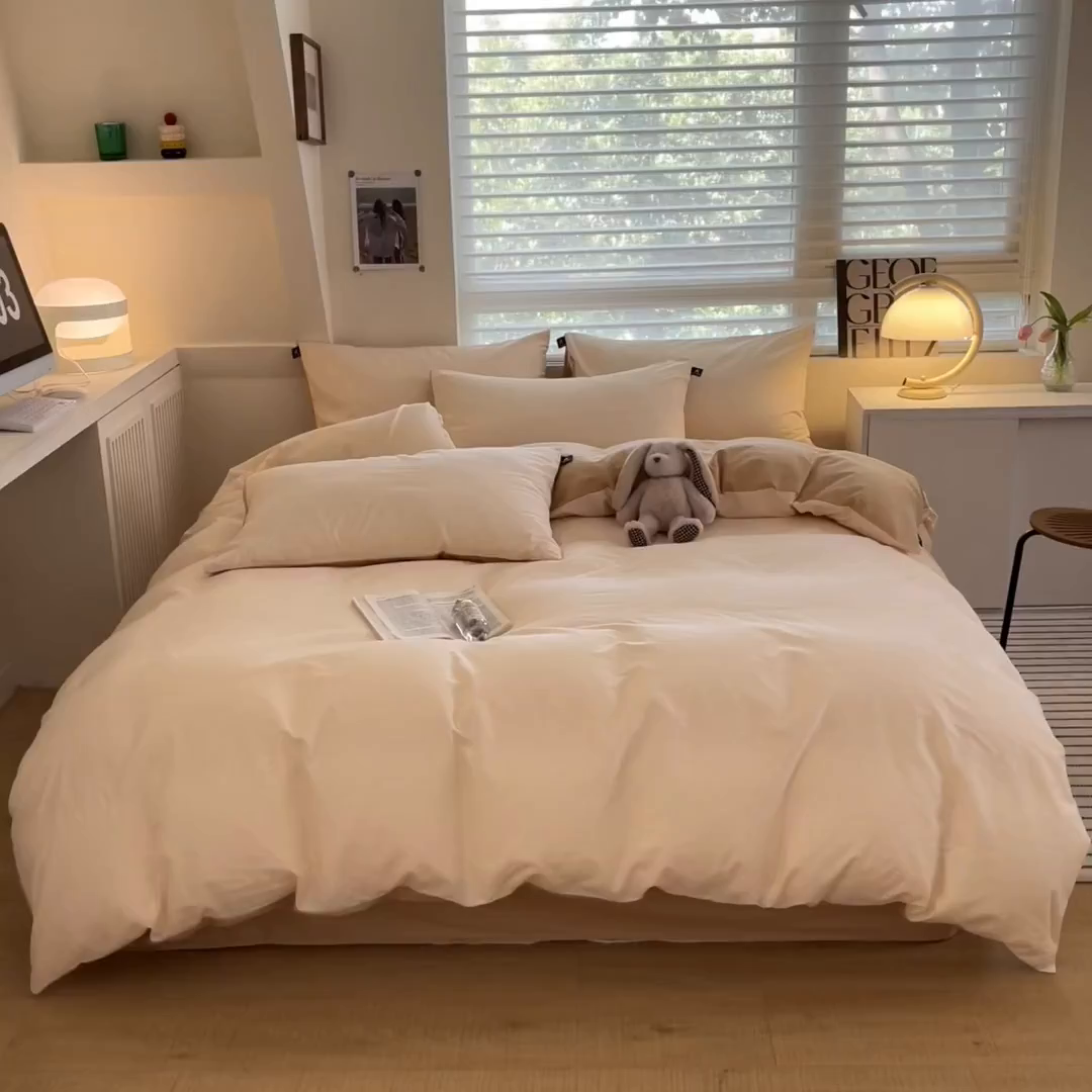 91家纺网 家纺一手货源 找家纺 涵宸家纺 2026新款全棉纯色四件套-米兰-场景一 米兰-香槟金+驼色