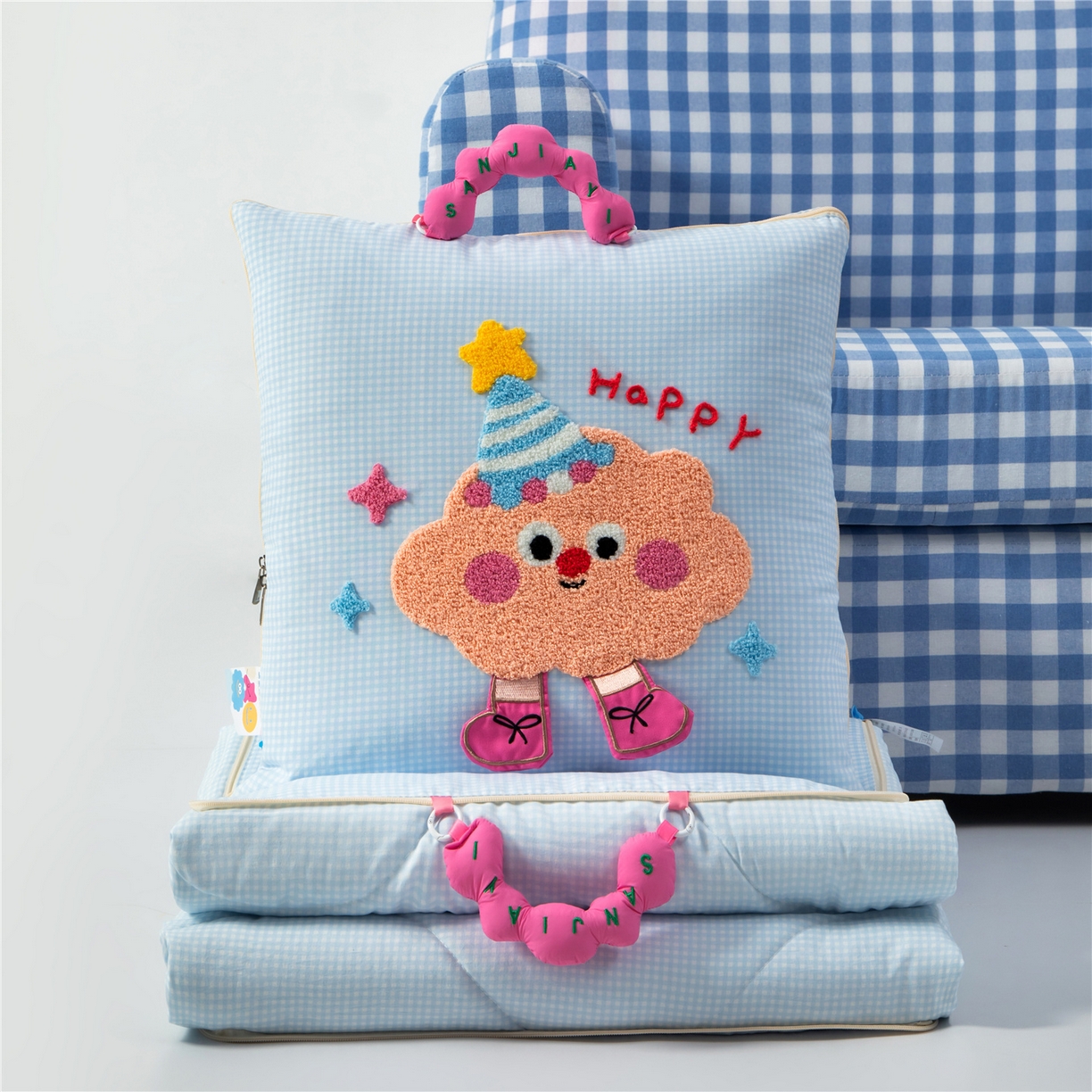 91家纺网 家纺一手货源 找家纺 雷娜家居 2026新款水洗木棉手提款云朵曲奇抱枕被 云朵蓝