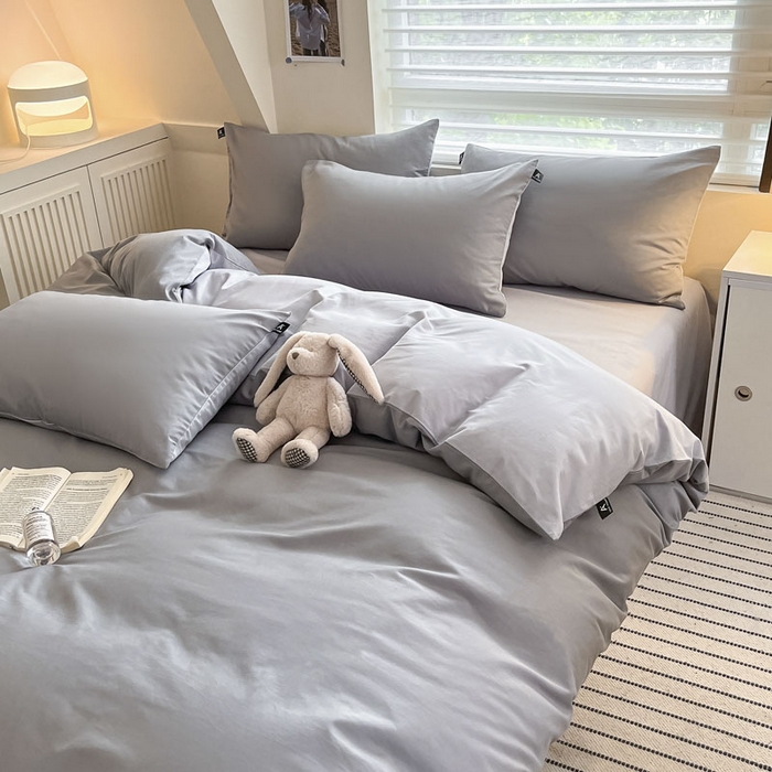 91家纺网 家纺一手货源 找家纺 涵宸家纺 2026新款全棉纯色四件套-米兰-场景一 米兰-银灰+梧桐灰