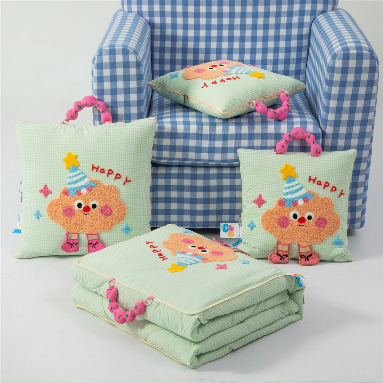 91家纺网 家纺一手货源 找家纺 雷娜家居 2026新款水洗木棉手提款云朵曲奇抱枕被 云朵绿