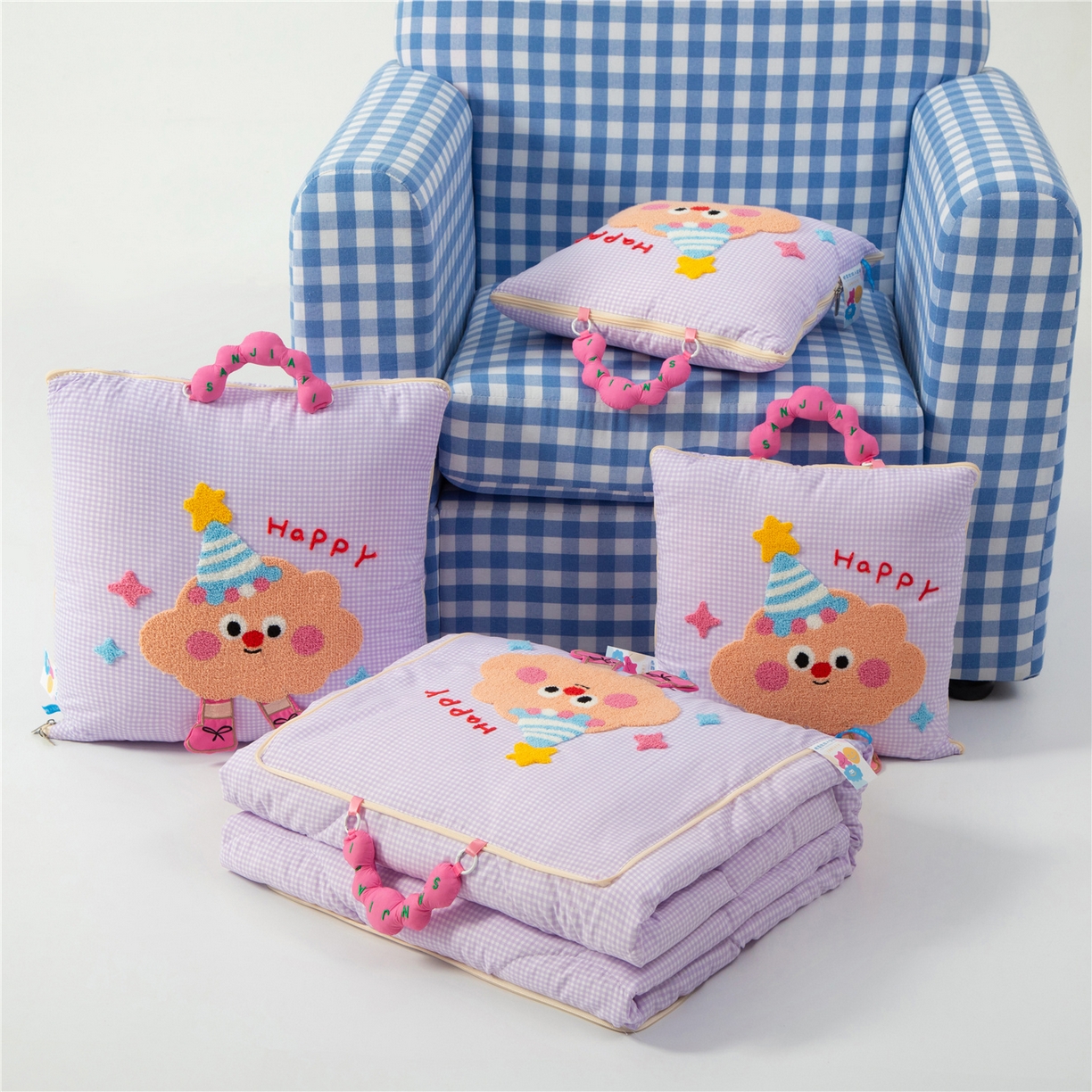 91家纺网 家纺一手货源 找家纺 雷娜家居 2026新款水洗木棉手提款云朵曲奇抱枕被 云朵紫