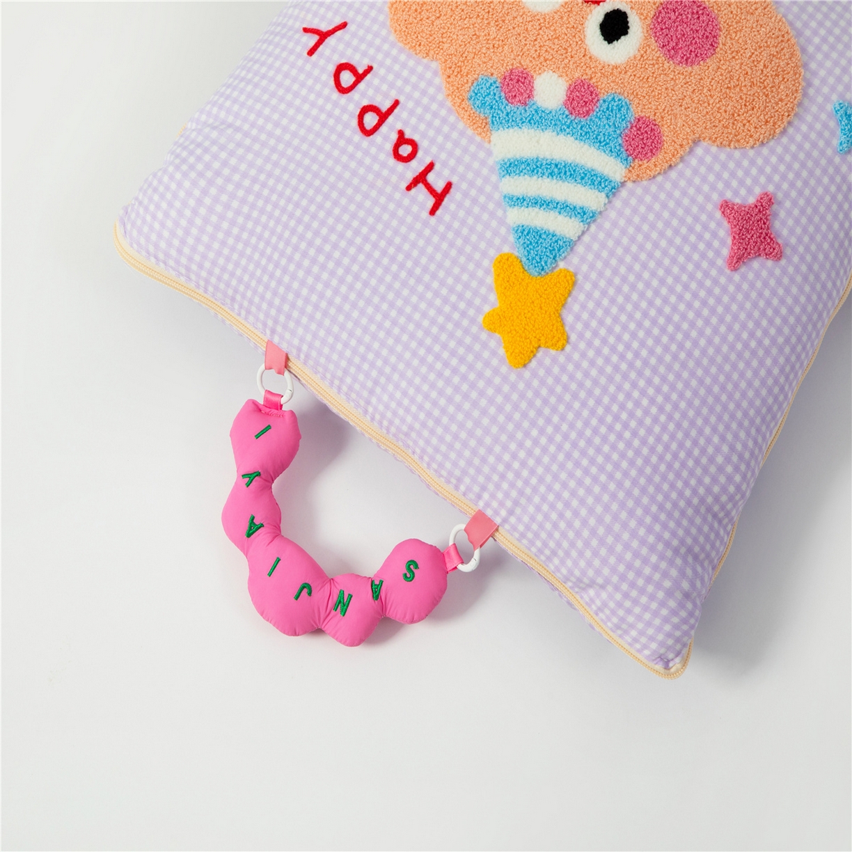 91家纺网 家纺一手货源 找家纺 雷娜家居 2026新款水洗木棉手提款云朵曲奇抱枕被 云朵紫