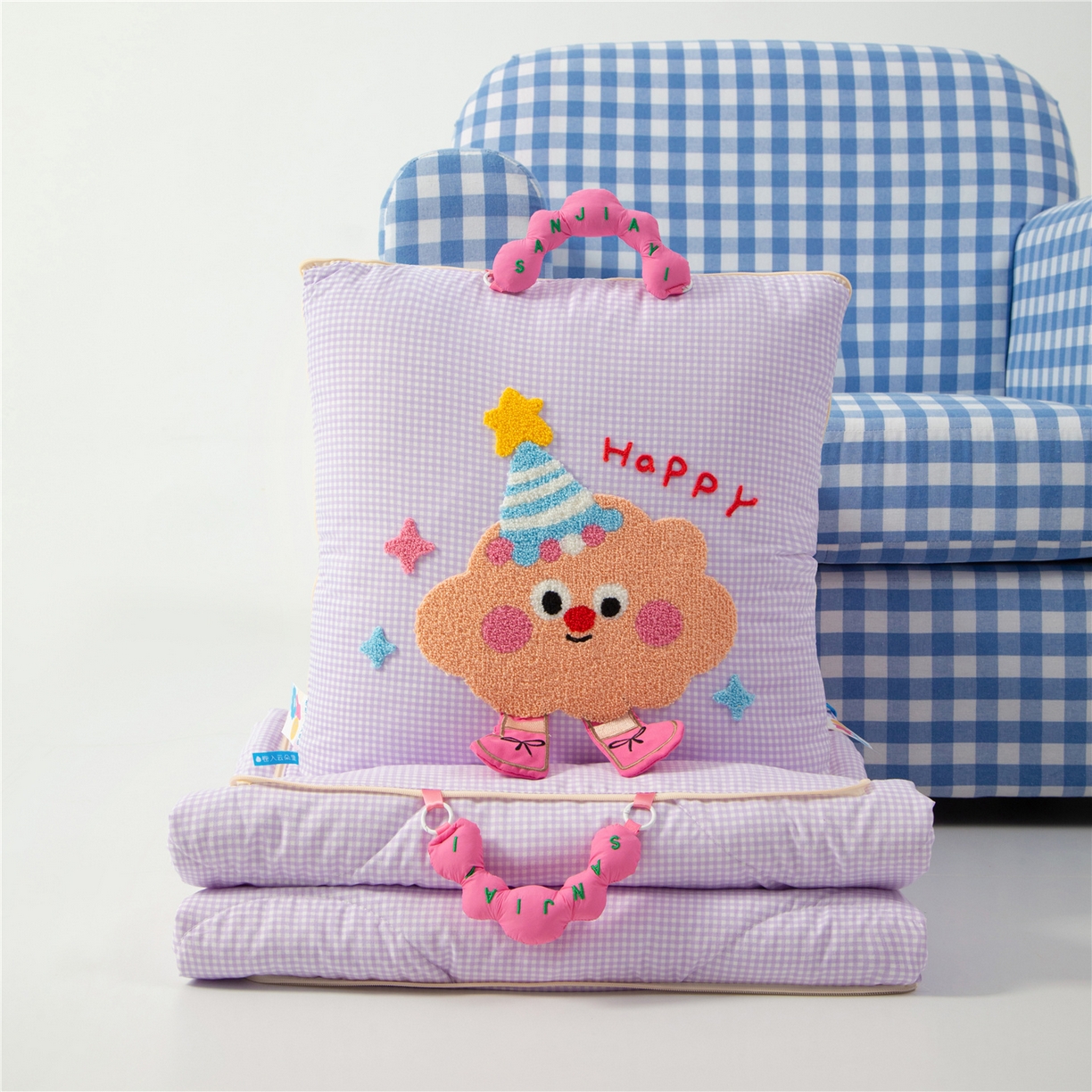 91家纺网 家纺一手货源 找家纺 雷娜家居 2026新款水洗木棉手提款云朵曲奇抱枕被 云朵紫