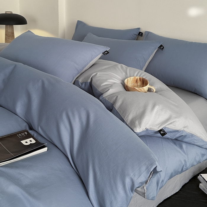 91家纺网 家纺一手货源 找家纺 涵宸家纺 2026新款全棉纯色四件套-米兰-场景二 米兰（湖兰+梧桐灰）