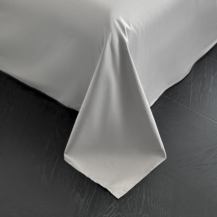 91家纺网 家纺一手货源 找家纺 涵宸家纺 2026新款全棉纯色四件套-米兰-场景二 米兰（湖兰+梧桐灰）