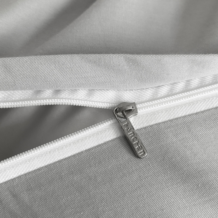 91家纺网 家纺一手货源 找家纺 涵宸家纺 2026新款全棉纯色四件套-米兰-场景二 米兰（湖兰+梧桐灰）