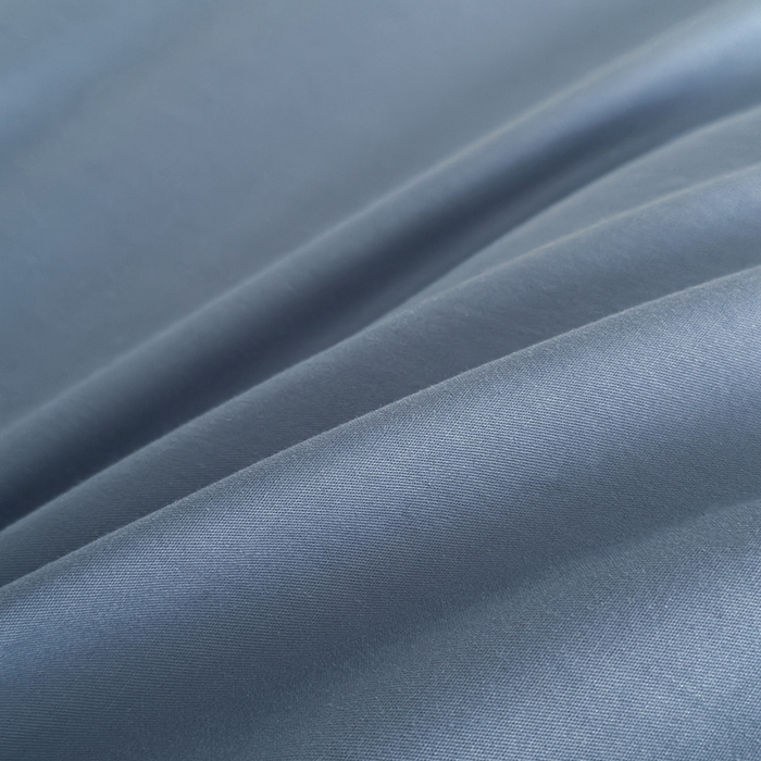 91家纺网 家纺一手货源 找家纺 涵宸家纺 2026新款全棉纯色四件套-米兰-场景二 米兰（湖兰+梧桐灰）