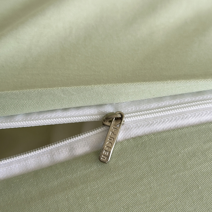 91家纺网 家纺一手货源 找家纺 涵宸家纺 2026新款全棉纯色四件套-米兰-场景二 米兰（浅黄+月光绿）