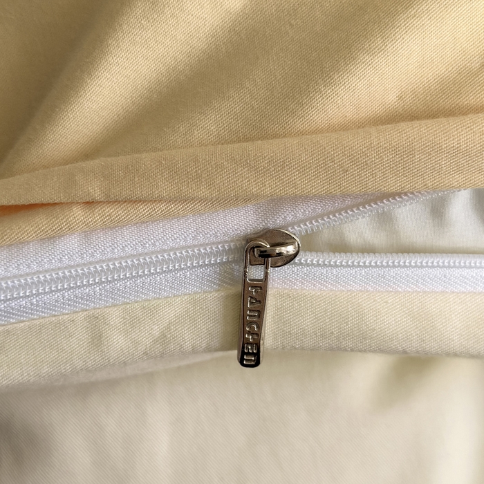 91家纺网 家纺一手货源 找家纺 涵宸家纺 2026新款全棉纯色四件套-米兰-场景二 米兰（香槟金+驼色）