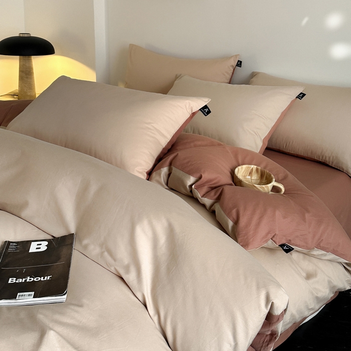 91家纺网 家纺一手货源 找家纺 涵宸家纺 2026新款全棉纯色四件套-米兰-场景二 米兰（杏色+豆其）