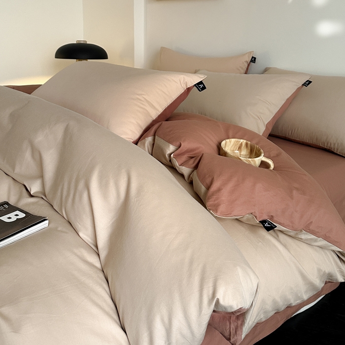 91家纺网 家纺一手货源 找家纺 涵宸家纺 2026新款全棉纯色四件套-米兰-场景二 米兰（杏色+豆其）