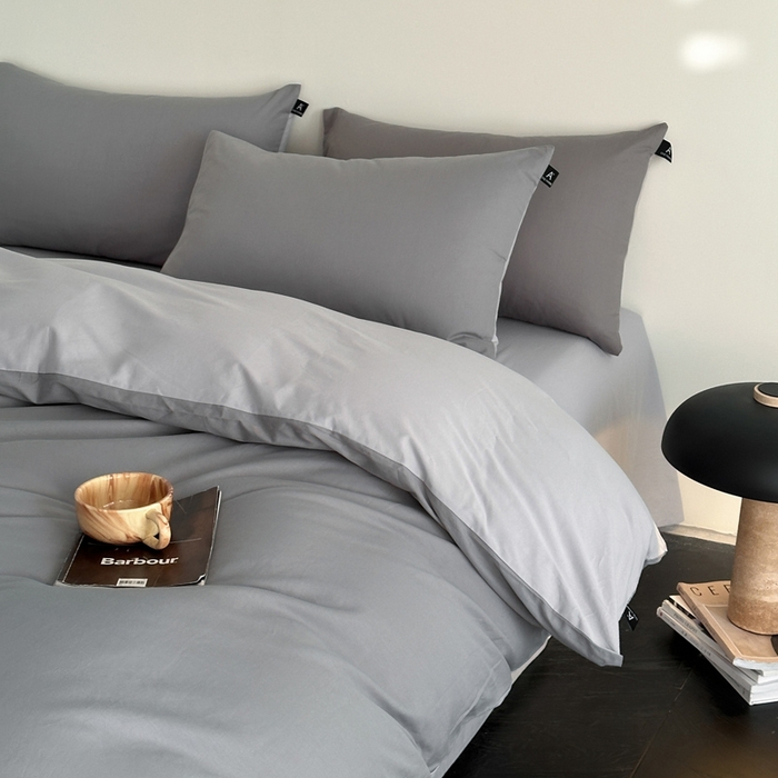 91家纺网 家纺一手货源 找家纺 涵宸家纺 2026新款全棉纯色四件套-米兰-场景二 米兰（银灰+梧桐灰）