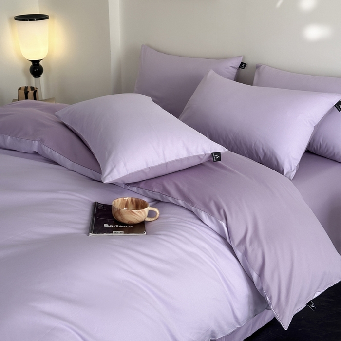 91家纺网 家纺一手货源 找家纺 涵宸家纺 2026新款全棉纯色四件套-米兰-场景二 米兰（优雅紫+青紫）