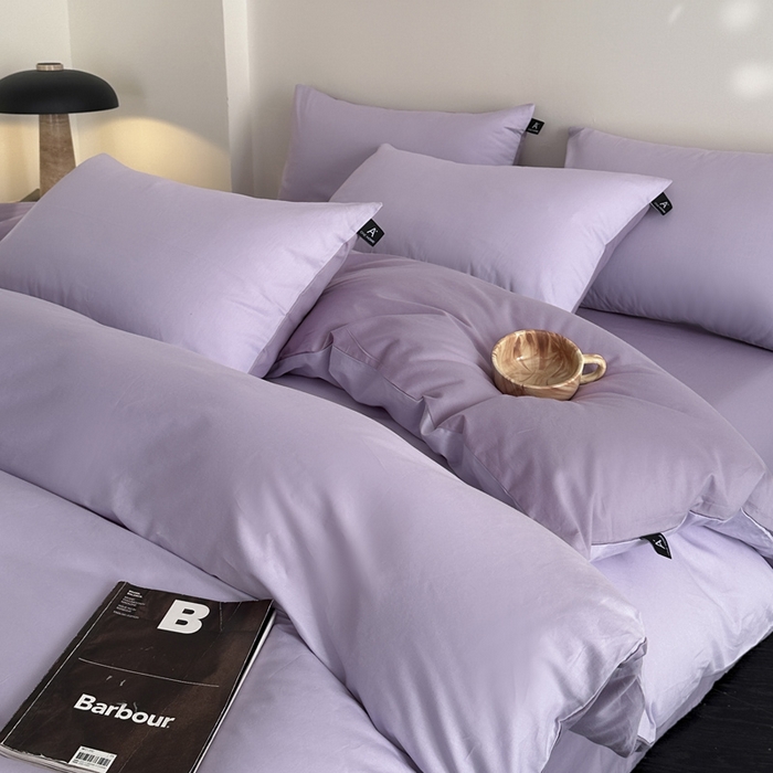 91家纺网 家纺一手货源 找家纺 涵宸家纺 2026新款全棉纯色四件套-米兰-场景二 米兰（优雅紫+青紫）