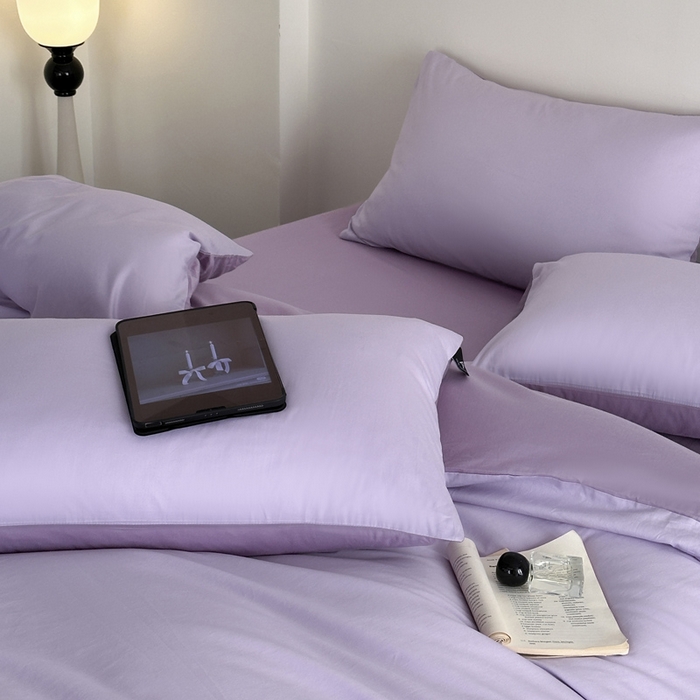 91家纺网 家纺一手货源 找家纺 涵宸家纺 2026新款全棉纯色四件套-米兰-场景二 米兰（优雅紫+青紫）