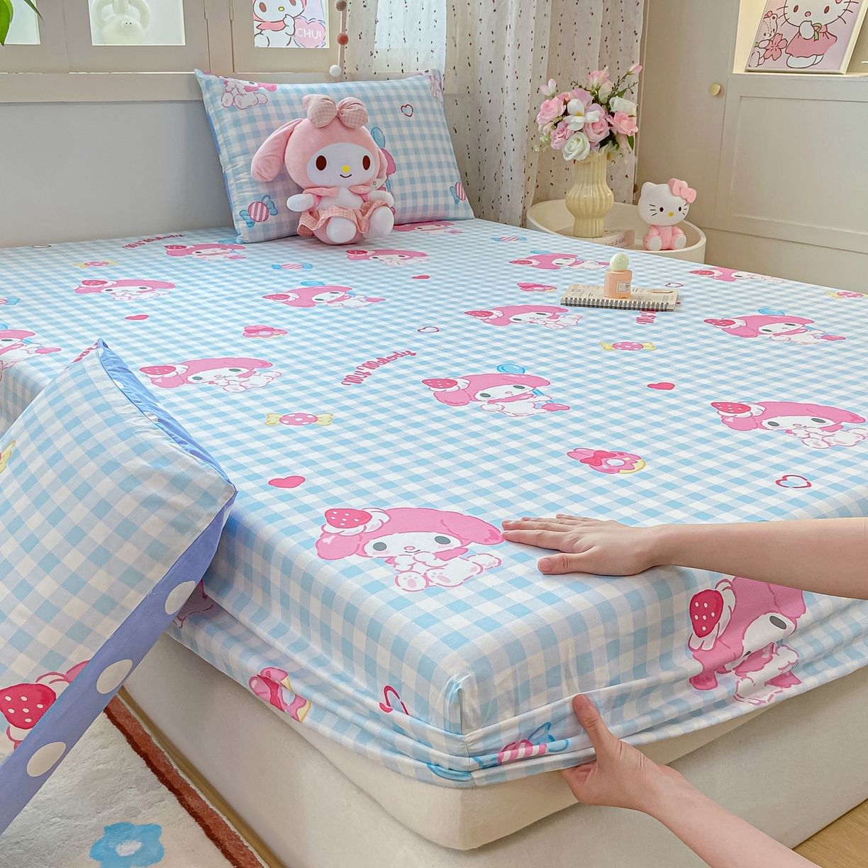 91家纺网 家纺一手货源 找家纺 博雅 2026新款三丽鸥全棉小版印花床笠 呆萌美乐蒂