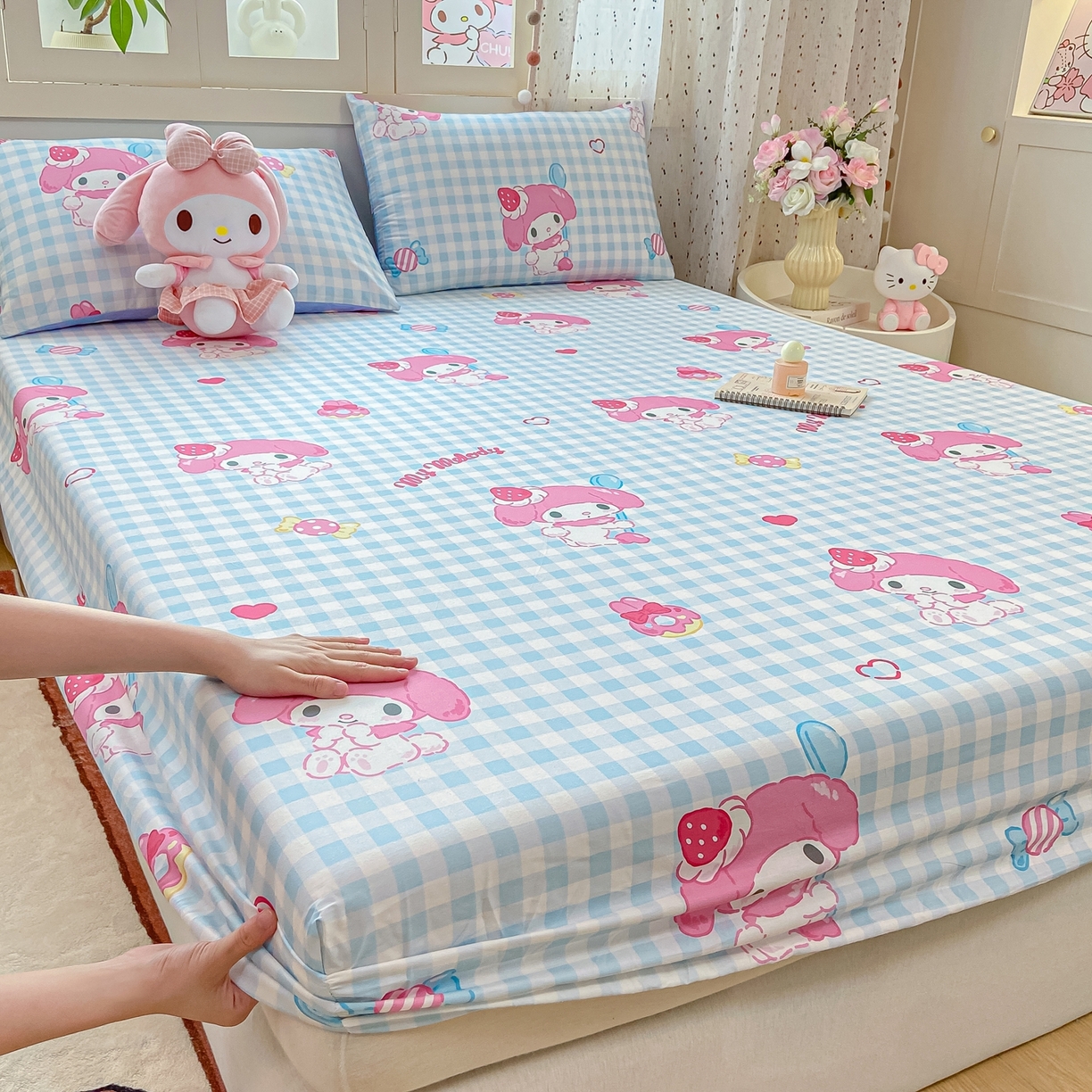 91家纺网 家纺一手货源 找家纺 博雅 2026新款三丽鸥全棉小版印花床笠 呆萌美乐蒂