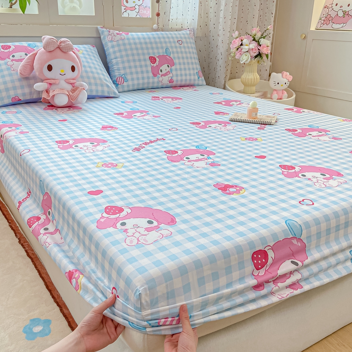 91家纺网 家纺一手货源 找家纺 博雅 2026新款三丽鸥全棉小版印花床笠 呆萌美乐蒂