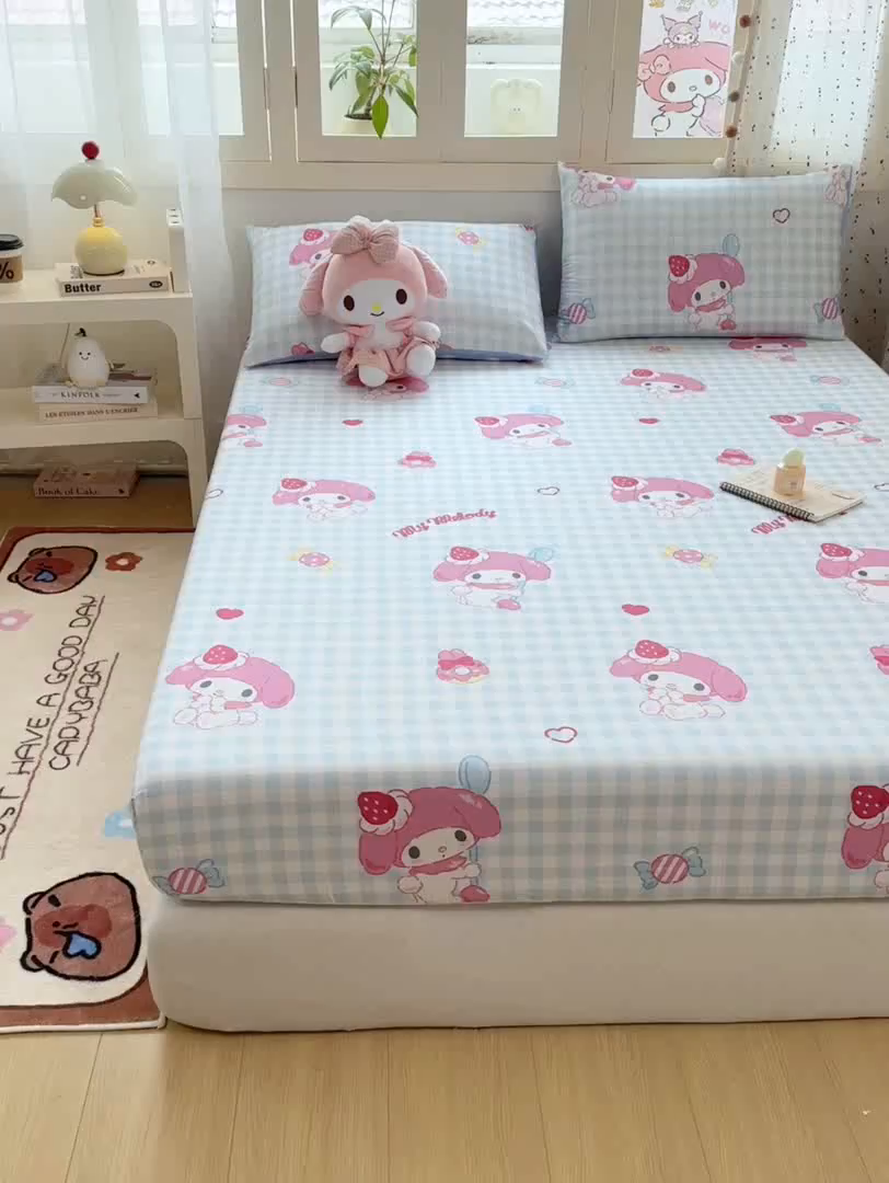 91家纺网 家纺一手货源 找家纺 博雅 2026新款三丽鸥全棉小版印花床笠 呆萌美乐蒂