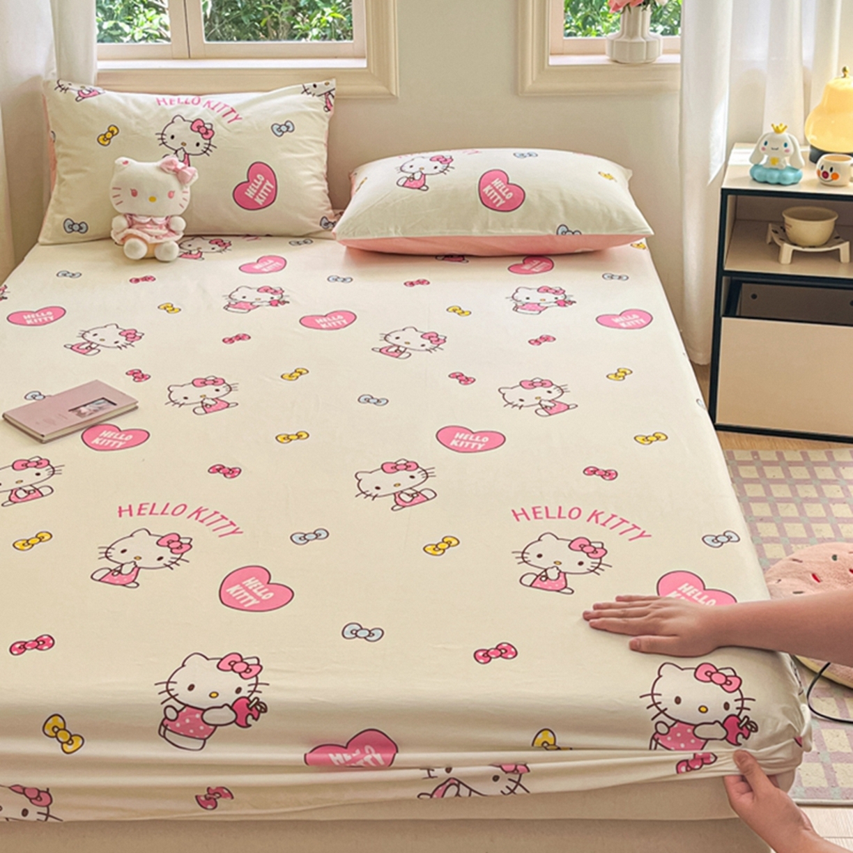 91家纺网 家纺一手货源 找家纺 博雅 2026新款三丽鸥全棉小版印花床笠 蝴蝶结KT