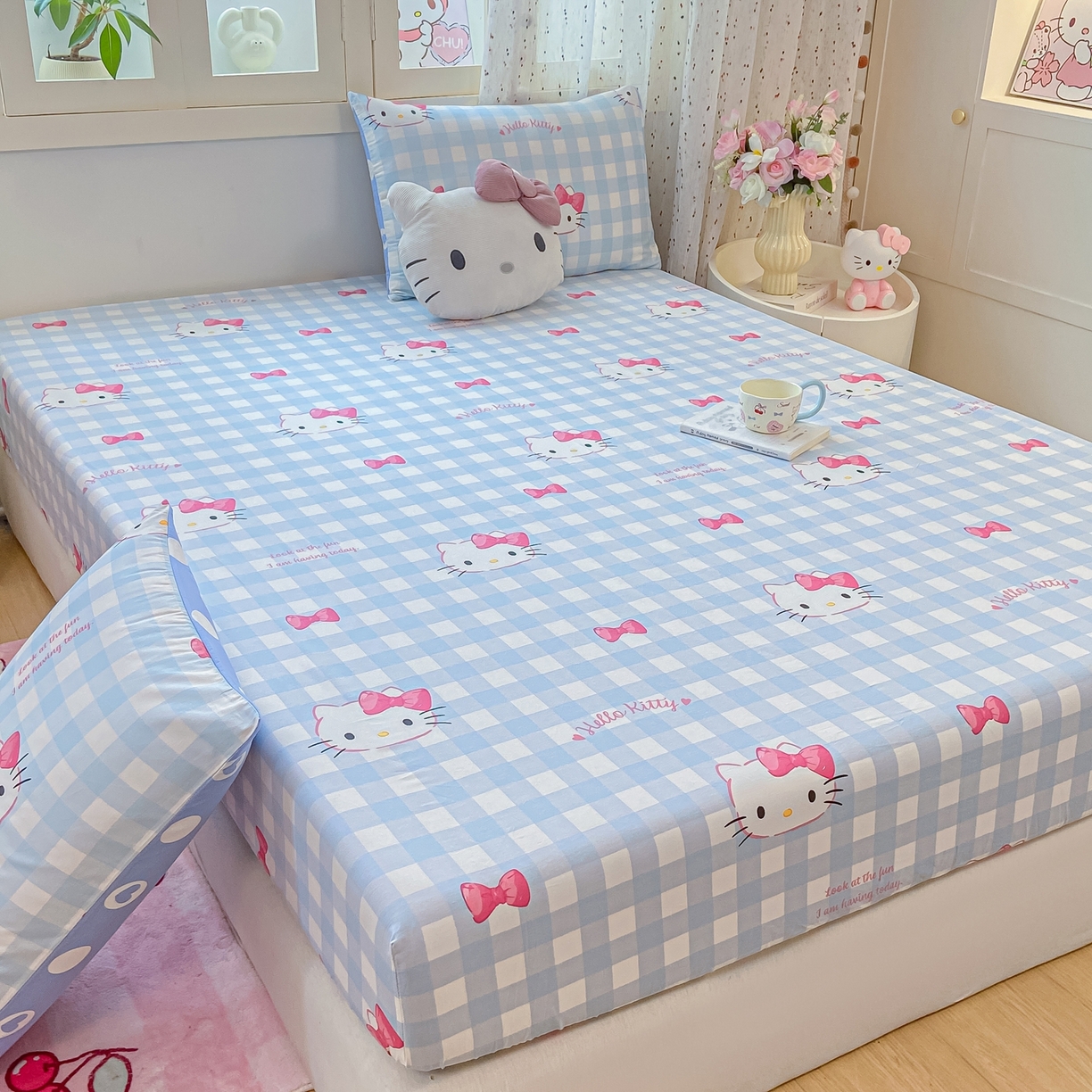 91家纺网 家纺一手货源 找家纺 博雅 2026新款三丽鸥全棉小版印花床笠 蓝色蝴蝶结KT