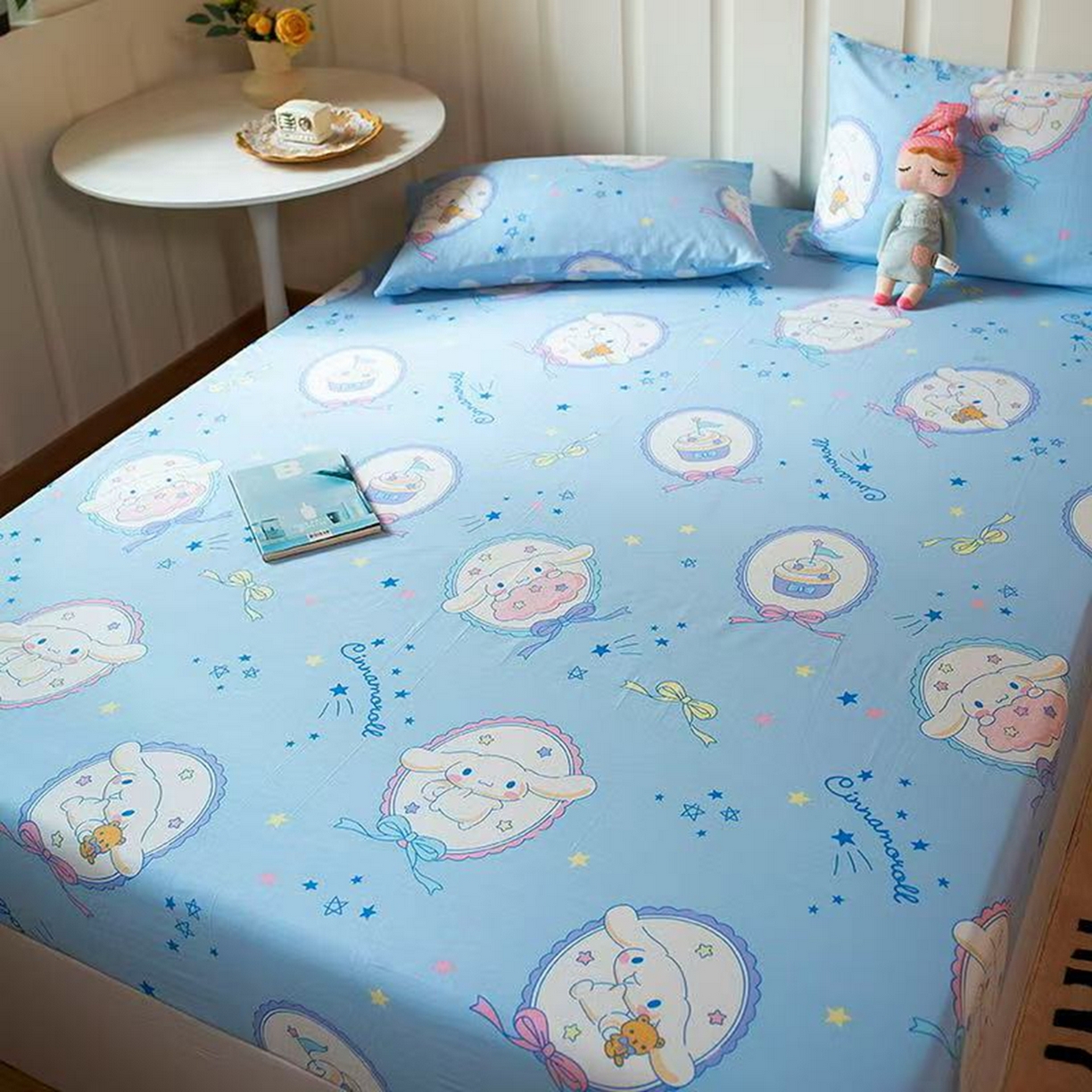 91家纺网 家纺一手货源 找家纺 博雅 2026新款三丽鸥全棉小版印花床笠 蓝色玉桂狗