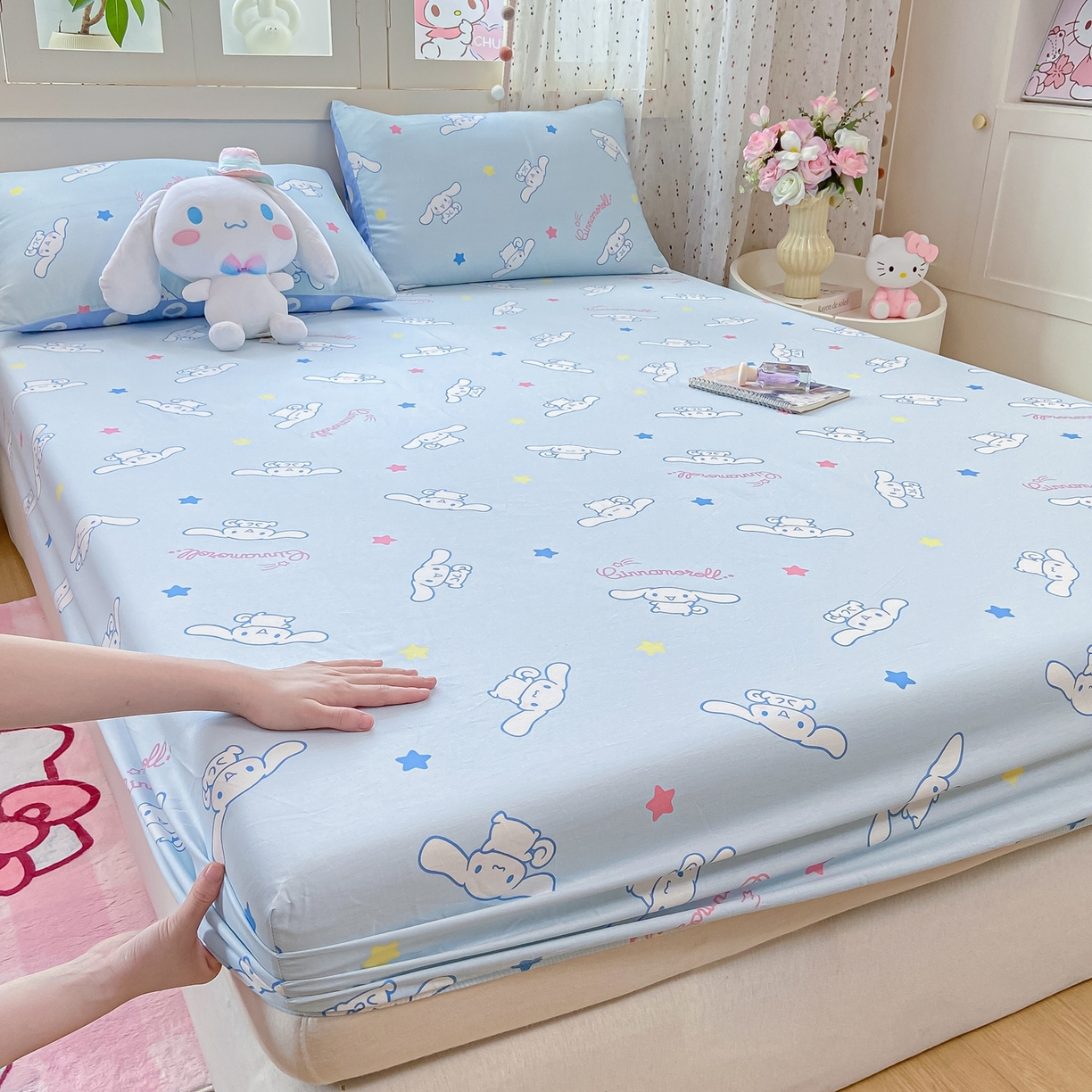 91家纺网 家纺一手货源 找家纺 博雅 2026新款三丽鸥全棉小版印花床笠 满版玉桂狗