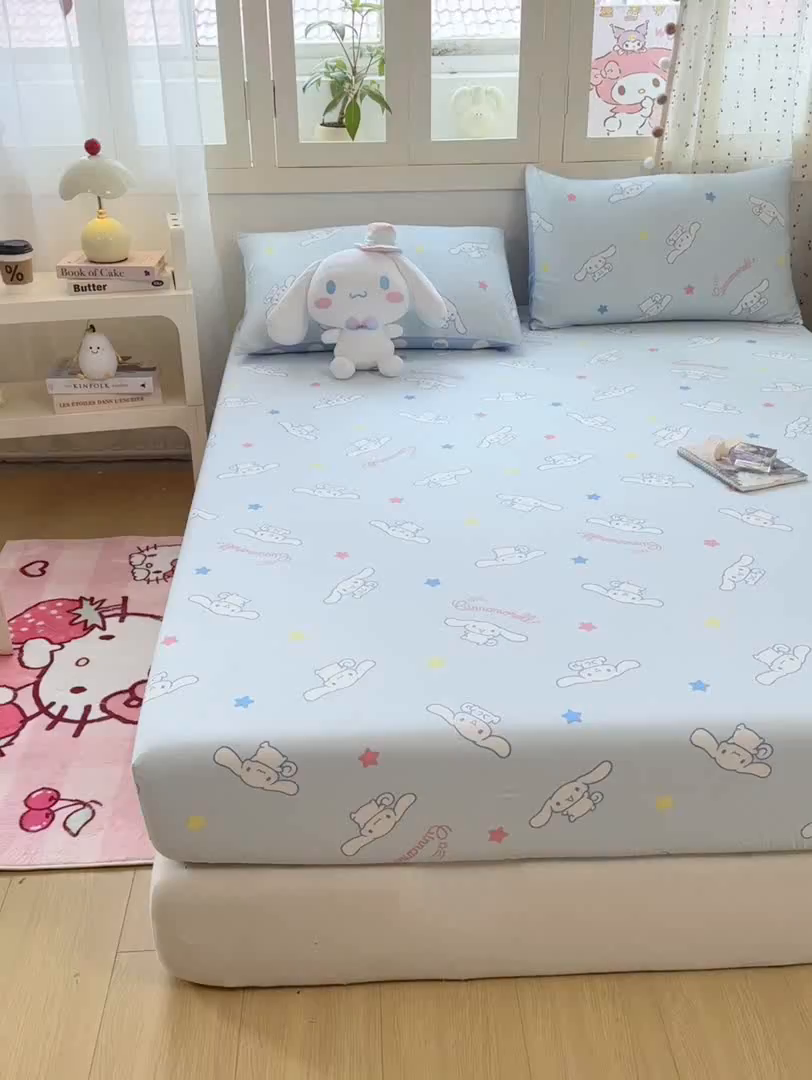 91家纺网 家纺一手货源 找家纺 博雅 2026新款三丽鸥全棉小版印花床笠 满版玉桂狗