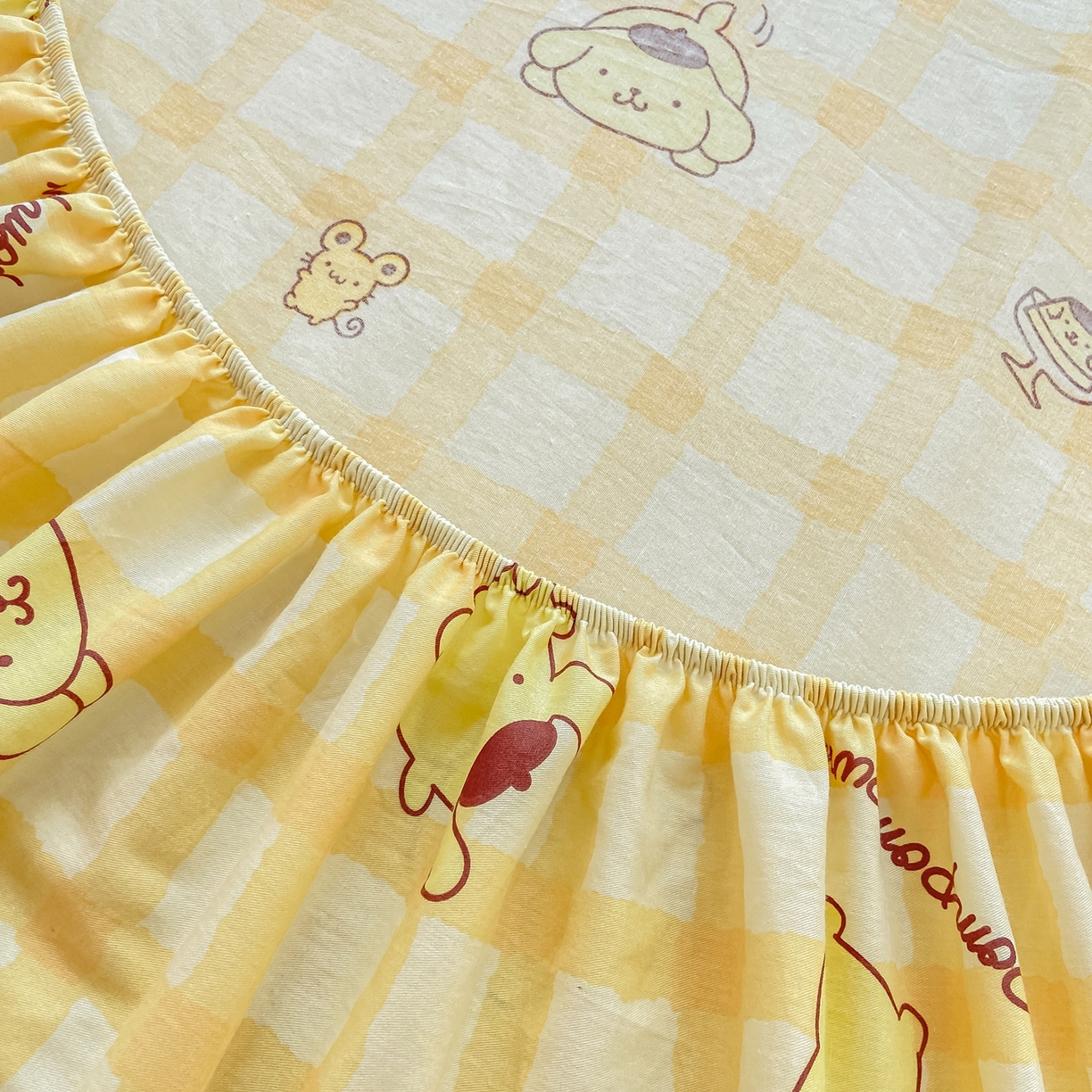 91家纺网 家纺一手货源 找家纺 博雅 2026新款三丽鸥全棉小版印花床笠 美食布丁狗