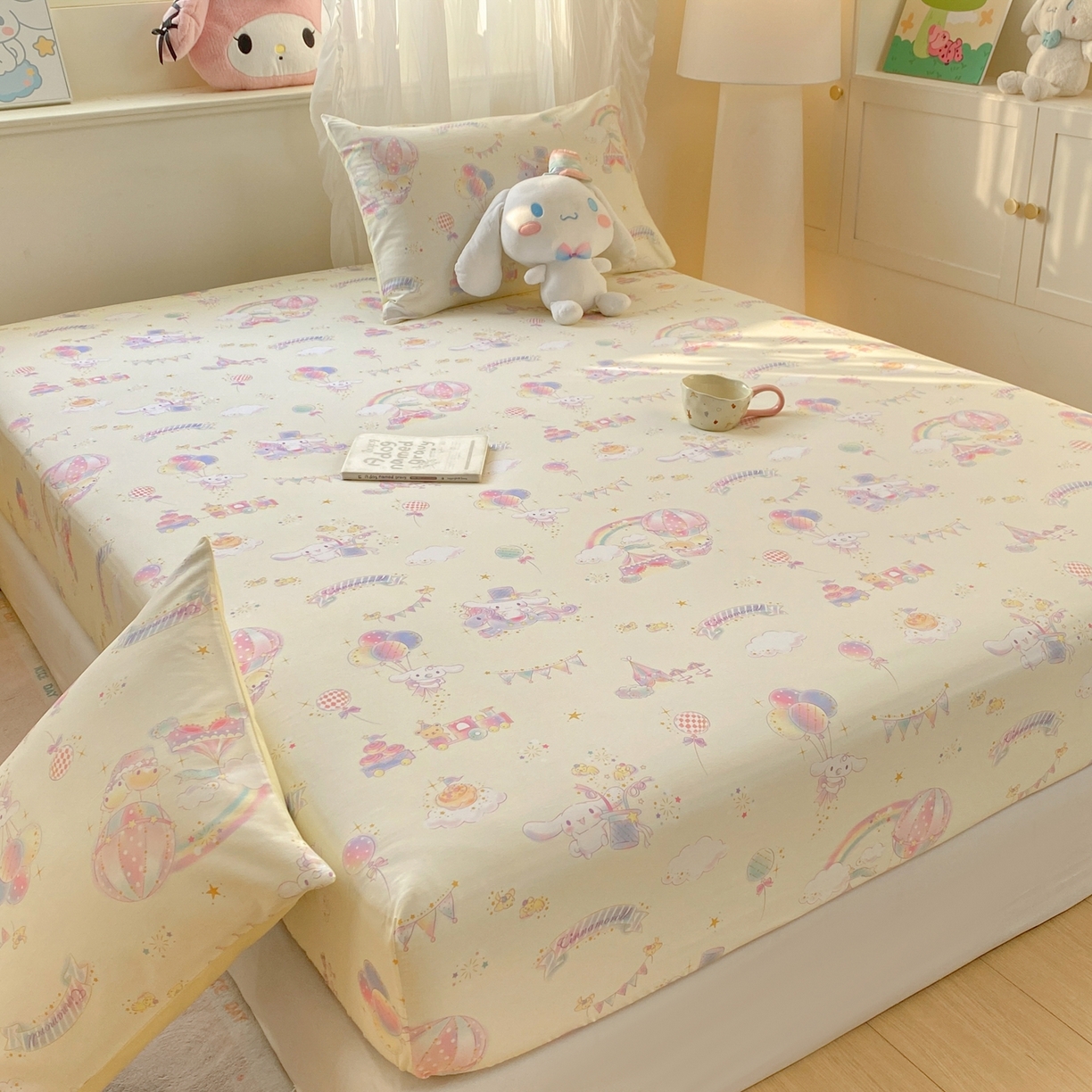 91家纺网 家纺一手货源 找家纺 博雅 2026新款三丽鸥全棉小版印花床笠 梦幻玉桂狗