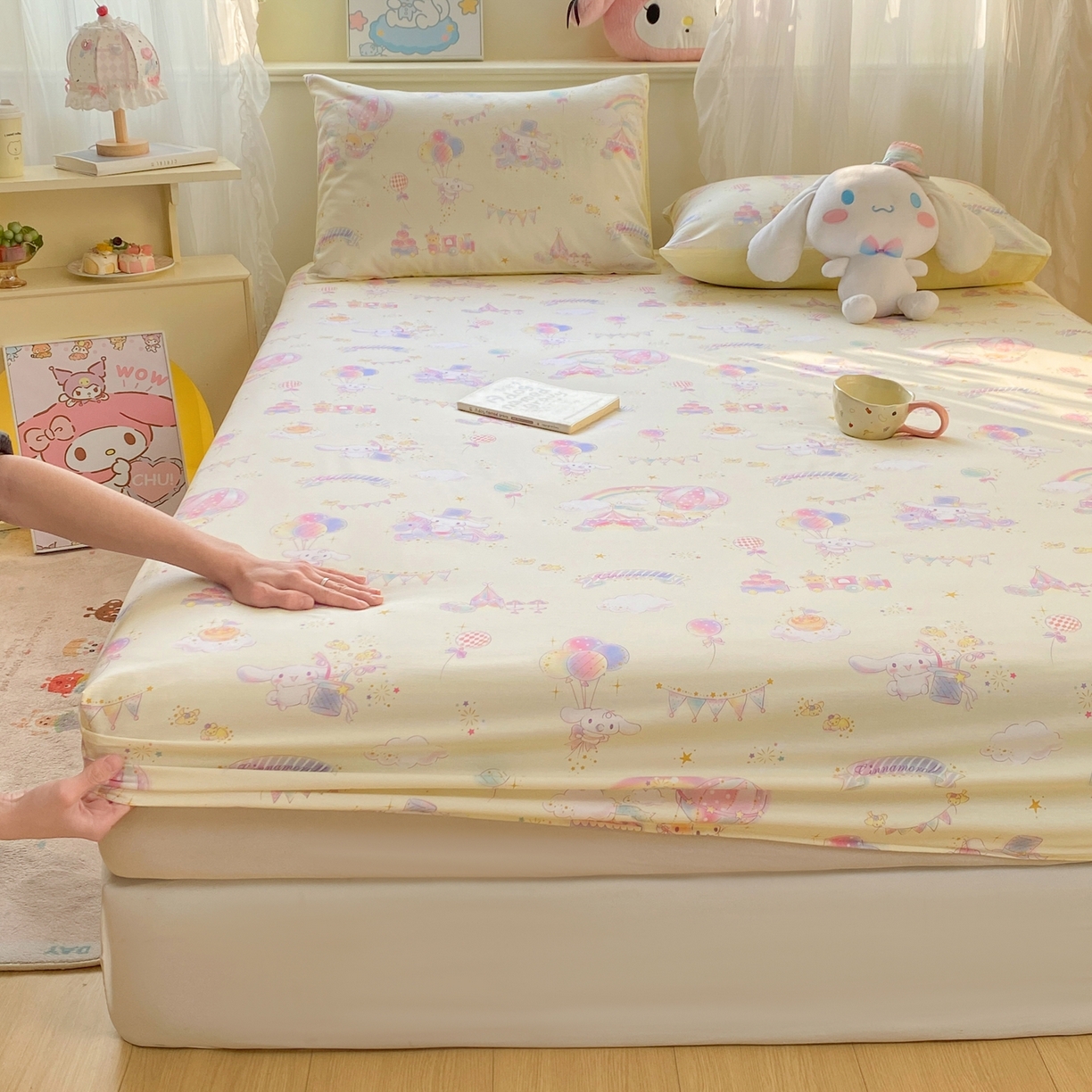 91家纺网 家纺一手货源 找家纺 博雅 2026新款三丽鸥全棉小版印花床笠 梦幻玉桂狗