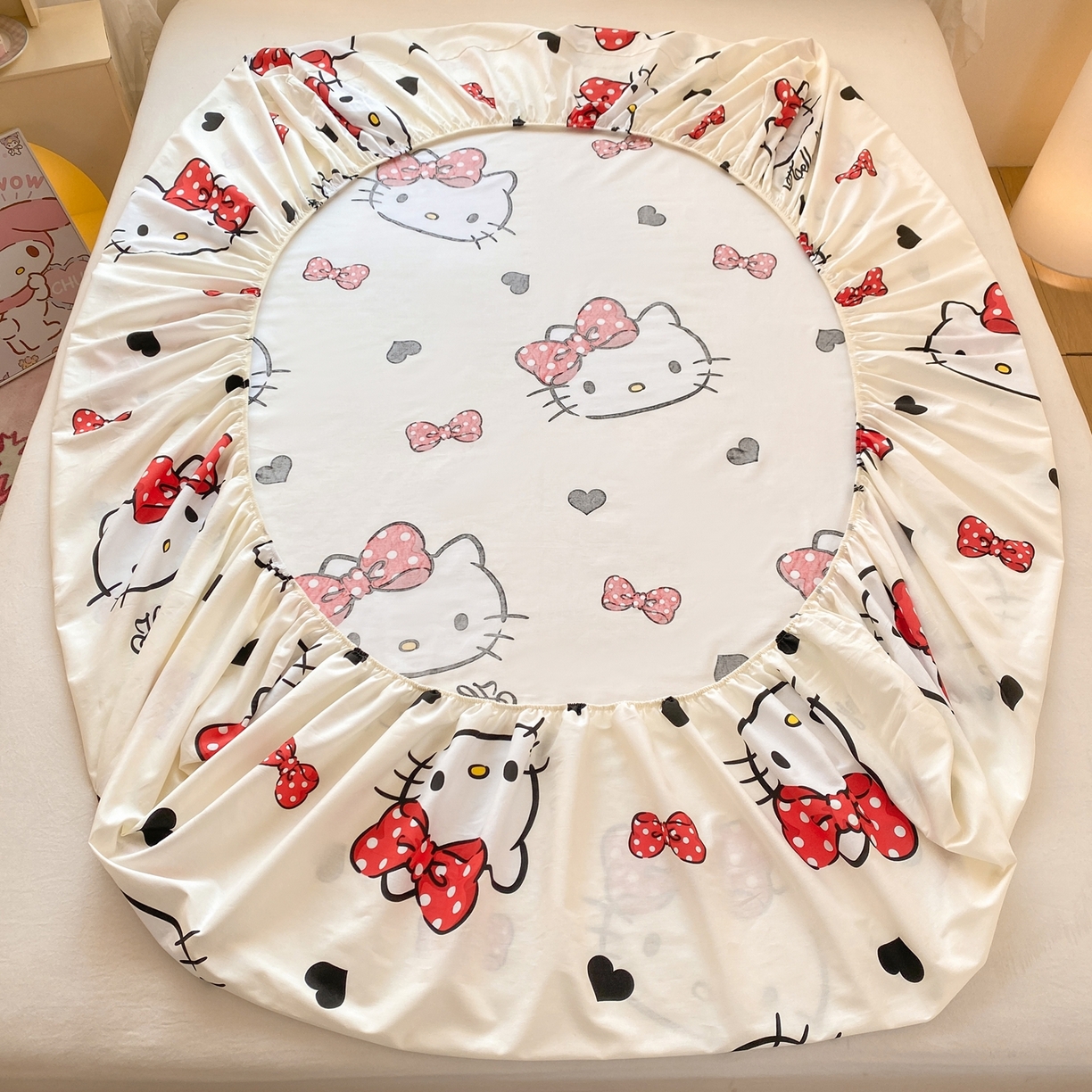 91家纺网 家纺一手货源 找家纺 博雅 2026新款三丽鸥全棉小版印花床笠 奶白kt