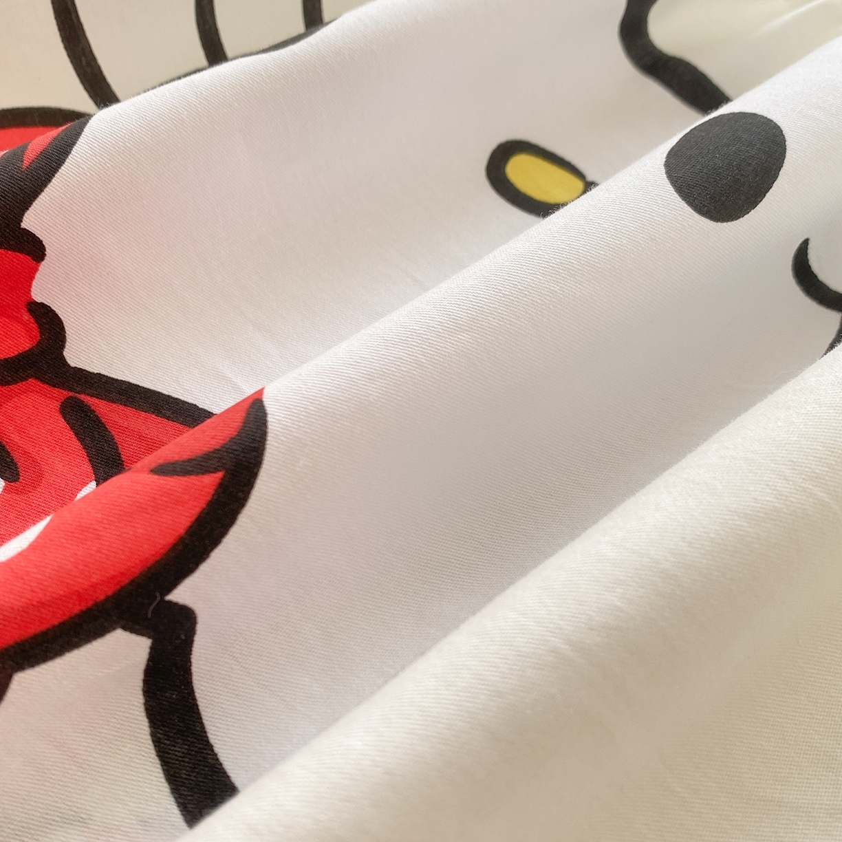 91家纺网 家纺一手货源 找家纺 博雅 2026新款三丽鸥全棉小版印花床笠 奶白kt