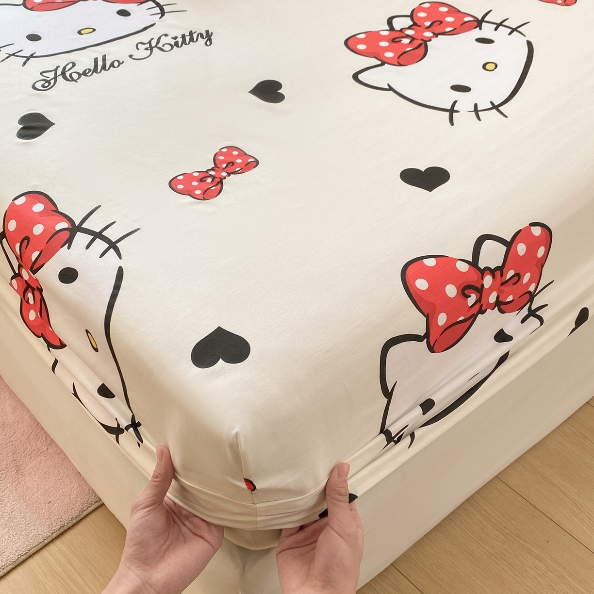 91家纺网 家纺一手货源 找家纺 博雅 2026新款三丽鸥全棉小版印花床笠 奶白kt