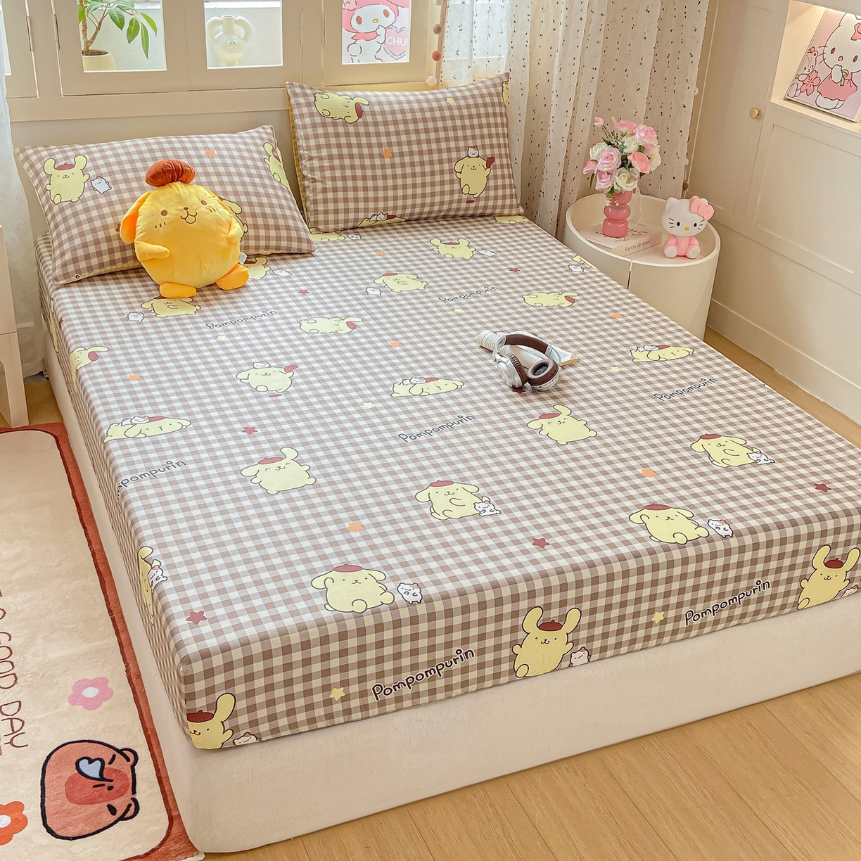 91家纺网 家纺一手货源 找家纺 博雅 2026新款三丽鸥全棉小版印花床笠 巧克力布丁狗