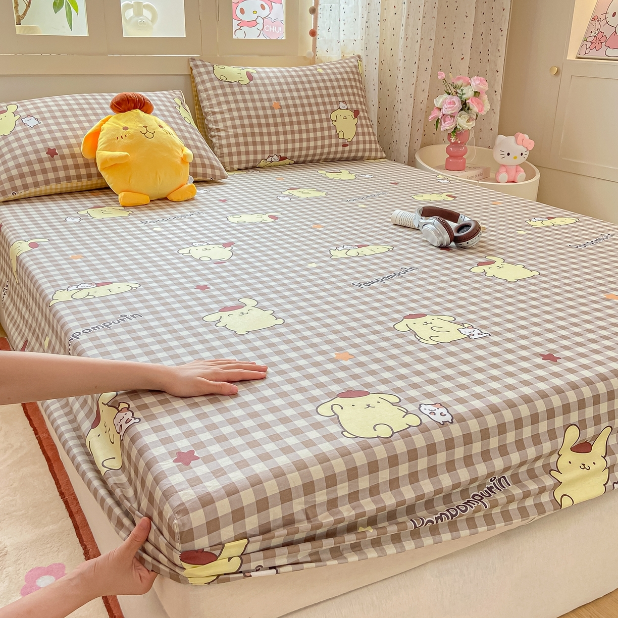 91家纺网 家纺一手货源 找家纺 博雅 2026新款三丽鸥全棉小版印花床笠 巧克力布丁狗