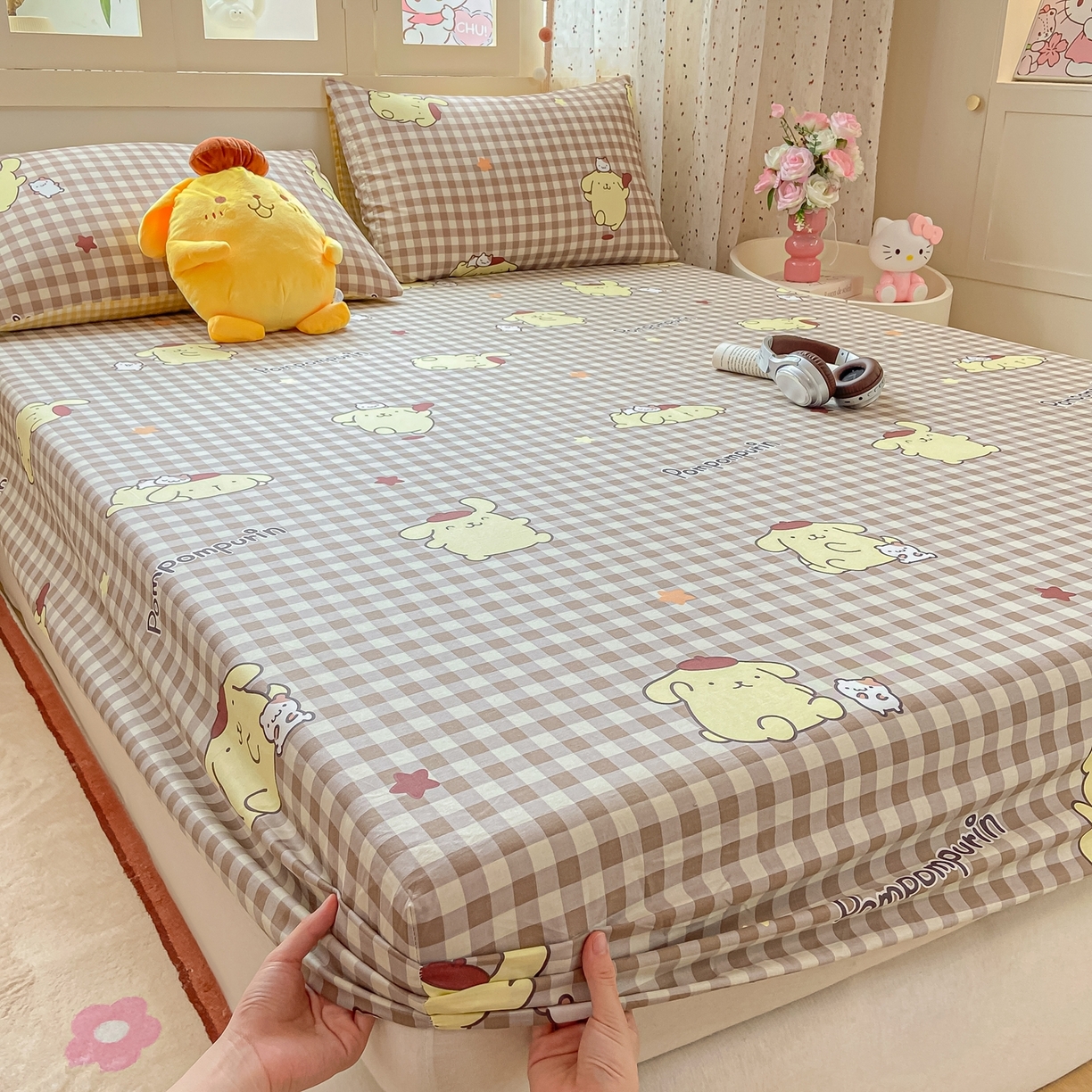 91家纺网 家纺一手货源 找家纺 博雅 2026新款三丽鸥全棉小版印花床笠 巧克力布丁狗